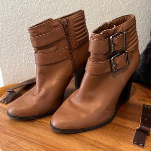 Express Heeled Boots